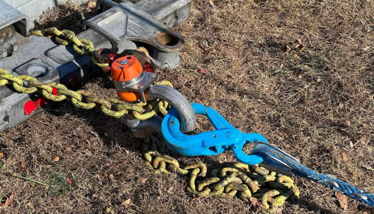 Load Monitoring device, shackles for towing